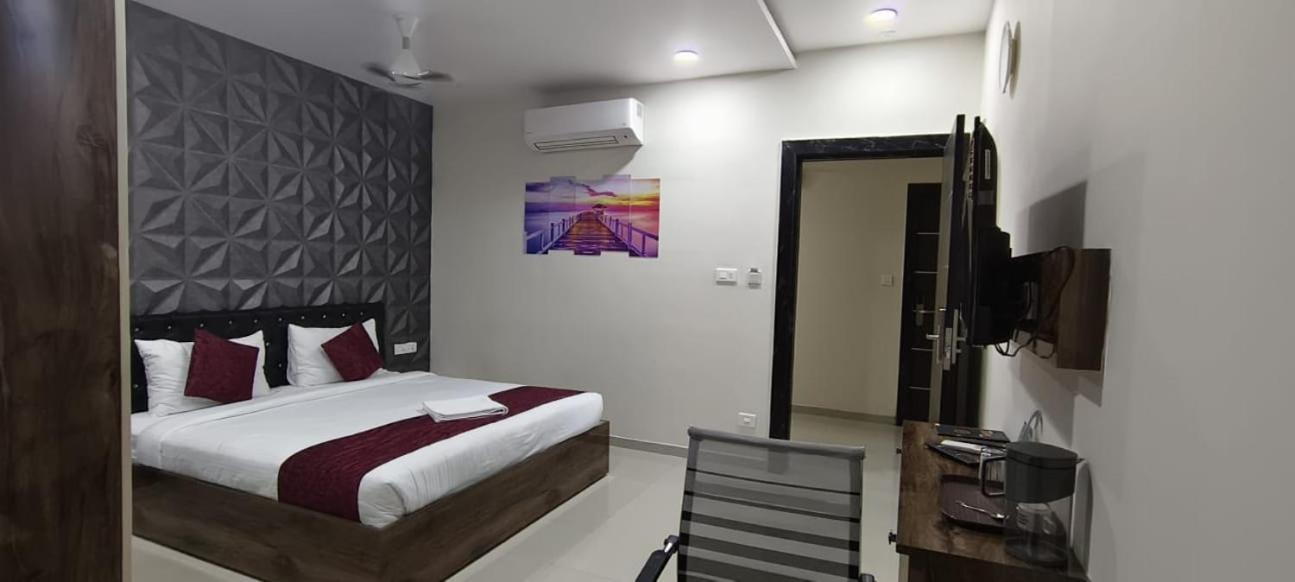 Hotel Vaishnavi Grand Miriālgūda Eksteriør billede